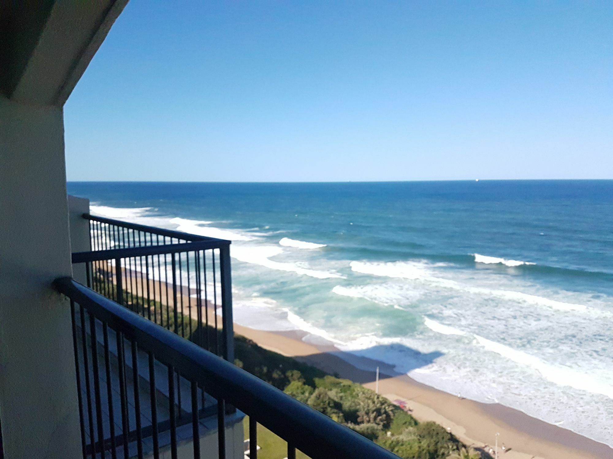 1002 Bermudas - By In Umhlanga Apartment *